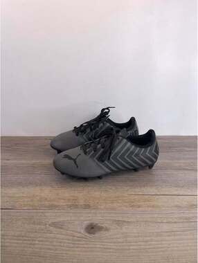 Puma Soccer Cleats Size 2.5Y